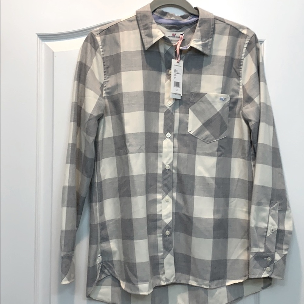 Vineyard Vines Button Down. NWT.